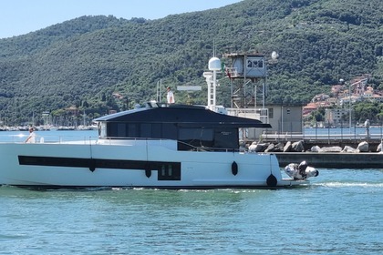 Miete Motoryacht Sundeck Yacht sundeck 550 Gaeta