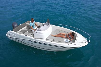 Rental Motorboat Jeanneau Cap Camarat 650 série 2 Saint-Mandrier-sur-Mer