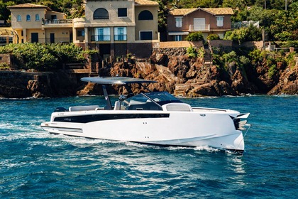Hire Motorboat Virtue yacht Top 10 Marina di Portisco