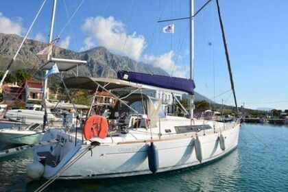 Hire Sailboat Beneteau OCEANIS 37 Palairos