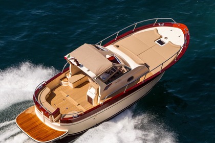 Charter Motorboat Gozzo Jeranto Open Capri