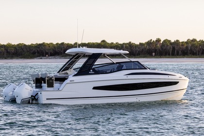 Charter Motorboat  Aquila 32 Sport Cannigione