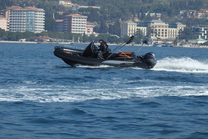 Location Semi-rigide Grand 650 Black Makarska