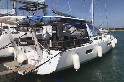 Rental Motorboat Jeanneau Sun Loft 47 Trogir