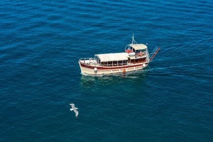 Verhuur Motorboot Wooden boat Tourist vessel Poreč