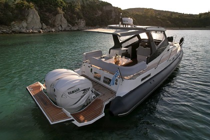 Charter RIB Dromor Commander 40 Kavala Port
