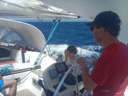 Hyères Sailboat Jeanneau Sun Kiss 47 alt tag text