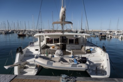 Charter Catamaran LAGOON Lagoon 450 Capo d'Orlando