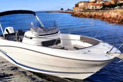 Hire Motorboat Jeanneau Cap Camarat 7.5 Cc Marseille