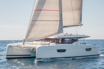 Rental Catamaran Fountaine Pajot Astréa 42 Sukošan