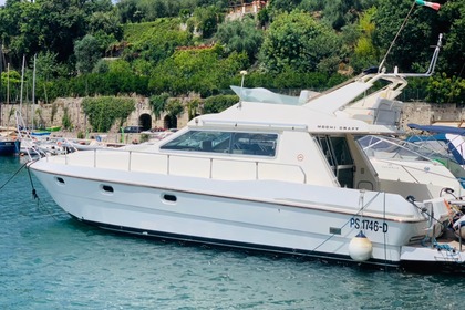 Hyra båt Motorbåt Mochi Craft 38 Fly Frattamaggiore