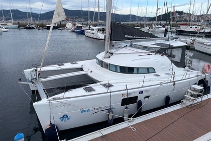 Charter Catamaran Lagoon Catamaran 410S2 Vigo