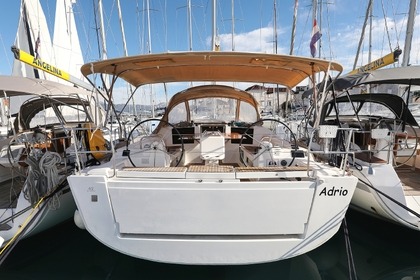 Hire Sailboat DUFOUR DUFOUR 412 GL Trogir
