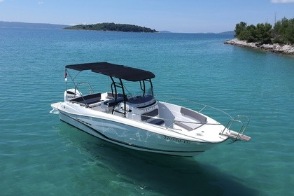 Miete Motorboot Jeanneau Cap camarat 7.5 CC Trogir