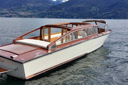 Location Bateau à moteur VIO CLASSICA LIMOUSINE IN LEGNO IN STILE VENEZIANO Menaggio