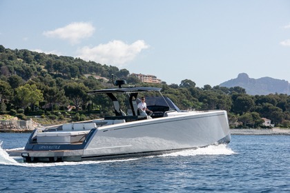 Location Bateau à moteur Pardo 43 Saint-Tropez