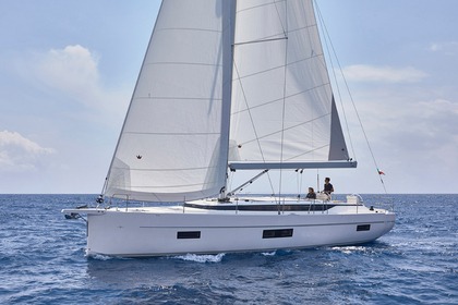 Hire Sailboat Bavaria Yachtbau Bavaria C50 Style - 5 cab. Kaštel Gomilica