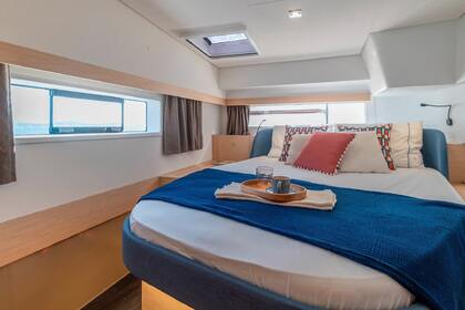 Location Catamaran  Fountaine Pajot 44  A/C & GEN & WM Athènes