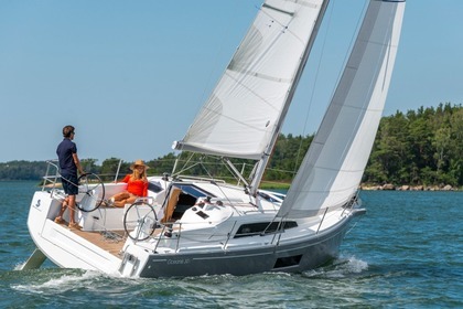 Charter Sailboat Beneteau Oceanis 30.1 Sukošan