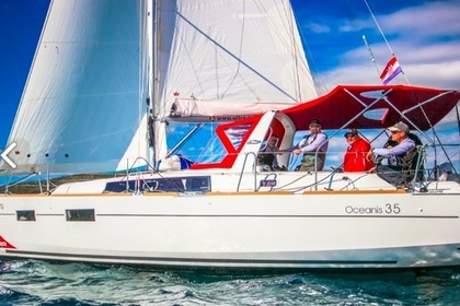 Rental Sailboat Beneteau  Oceanis 35 Pomer
