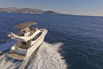 Hire Motorboat Jeanneau Prestige 400 Fly Dubrovnik
