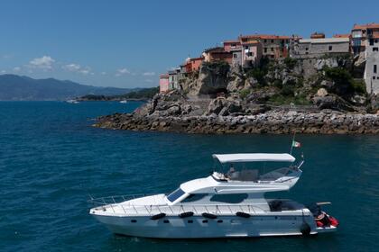 Aluguel Lancha Piantoni History Spezia