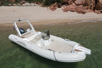 Alquiler Neumática Capelli Tempest 250CV Porto Vecchio