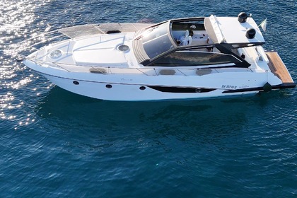 Verhuur Motorboot Rio Parana 38 Capri