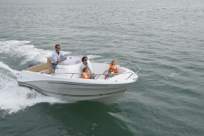 Hire Motorboat Jeanneau Cap Camarat 615 open Palavas-les-Flots