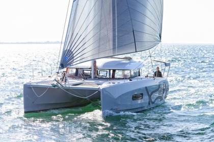 Aluguel Catamarã Beneteau Excess 11 Toulon