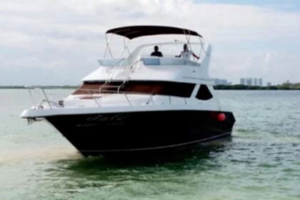 Rental Motorboat Sea Ray 460 Cancún