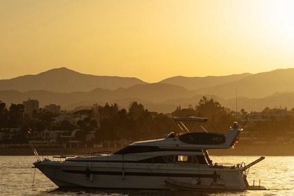 Verhuur Motorjacht Astondoa 50 GL Marbella