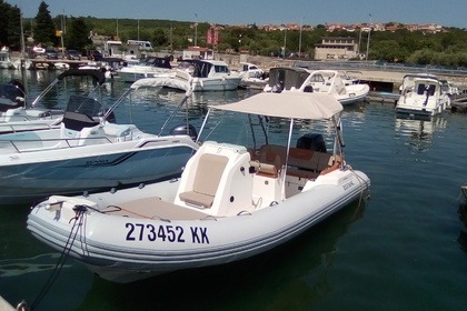 Hire RIB Zodiac Medline 680 Punat