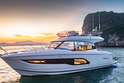 Miete Motorboot JEANNEAU PRESTIGE 420 Ajaccio