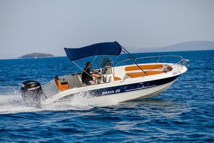 Hire Motorboat Mingolla Brava 22 Trogir
