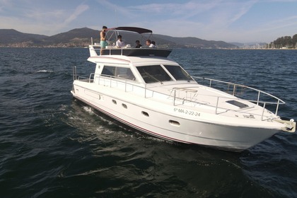 Aluguel Lancha Ferreti 39 Vigo
