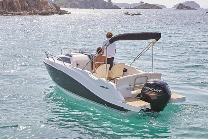 Miete Motorboot Quicksilver Activ 555 Cabin Cannes