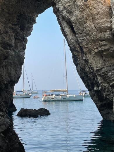 Corfu Sailboat Dufour Dufour 430 alt tag text