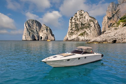 Miete Motorboot Yacht Bay 40 Sport Luxury Salerno