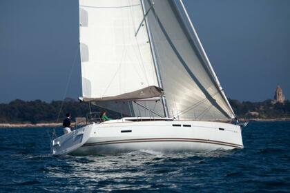 Charter Sailboat Jeanneau Sun Odyssey 439 Performance Hyères