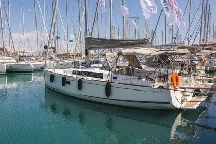 Miete Segelboot BENETEAU OCEANIS 38.1 Lefkada
