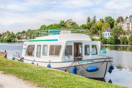 Charter Houseboat Pénichette Evolution 950E Bram