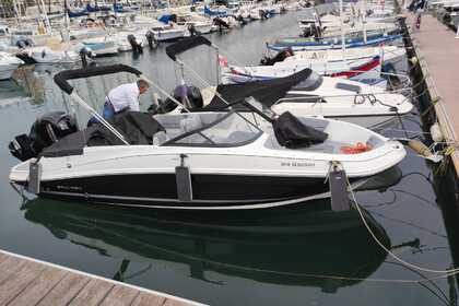 Location Bateau à moteur Bayliner VR5 bowrider Fréjus Plage