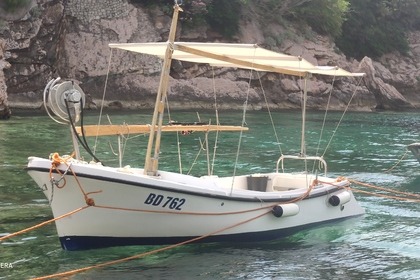 Charter Motorboat Maestral 7.45 Sveti Stefan