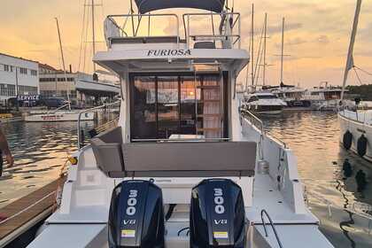 Hire Motorboat Bénéteau Antares 11 Fly OB Šibenik