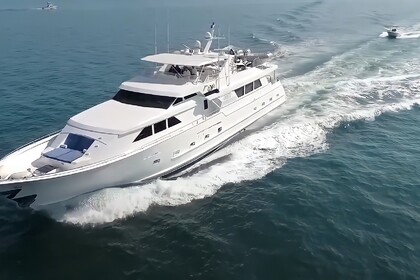 Alquiler Yate a motor Broward 103 Puerto Vallarta