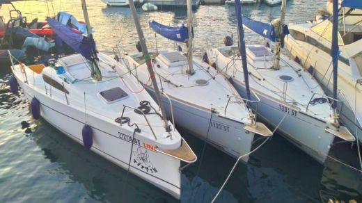 Split Sailboat Viko S 21 alt tag text