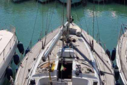 Verhuur Zeilboot Del Pardo Grand Soleil 46.3 Marina di Grosseto