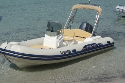 Miete Motorboot Capelli Tempest 626 Fréjus