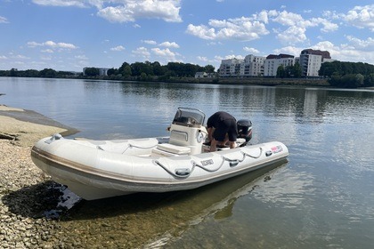 Hire Motorboat Valiant Vanguard v520 Rouen